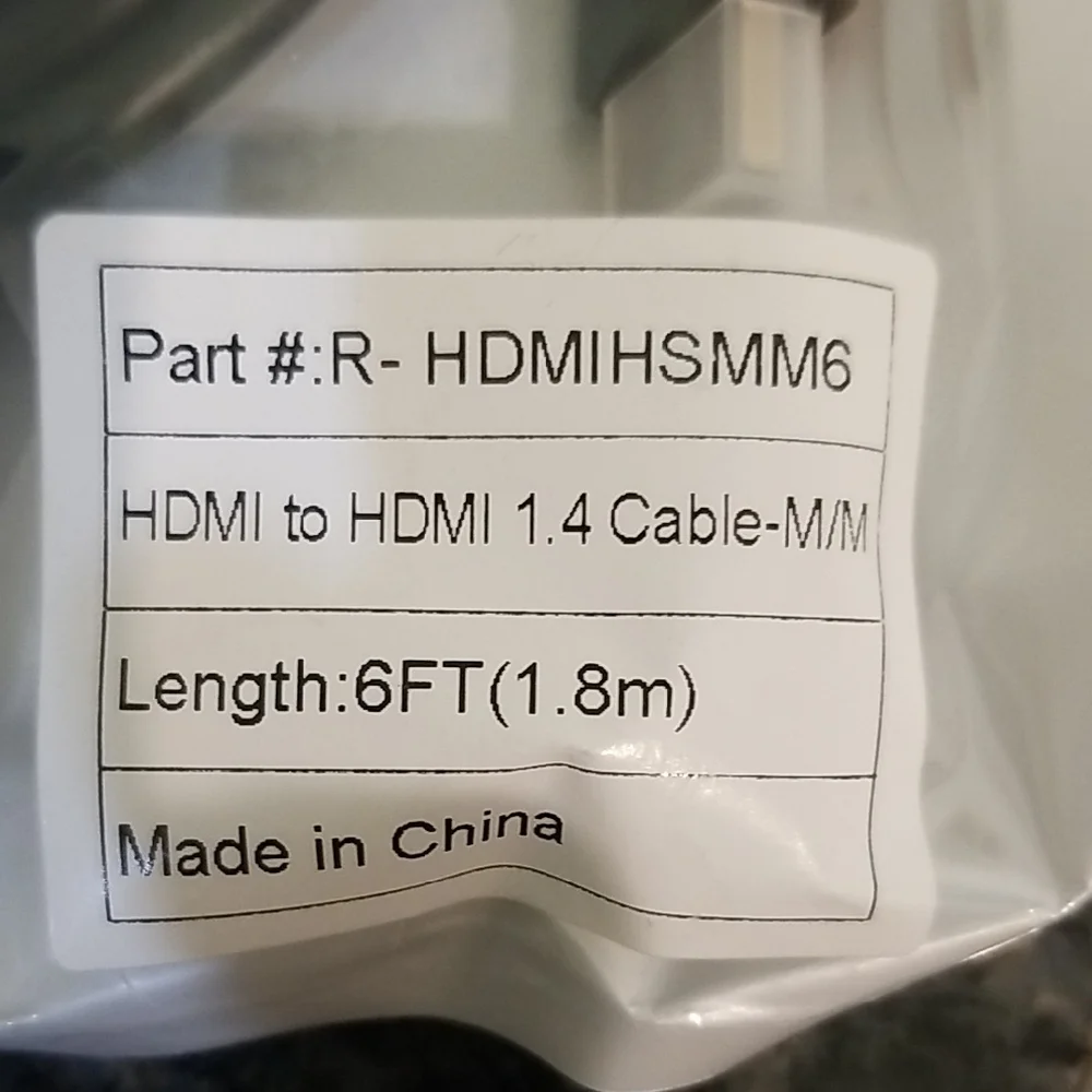 Apple USB-C Digital AV Multiport Adapter (+ HDMI cable)